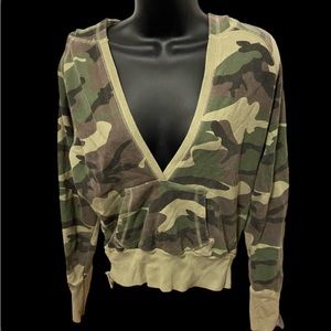 EUC Passport deep v neck light army patterned  sweater